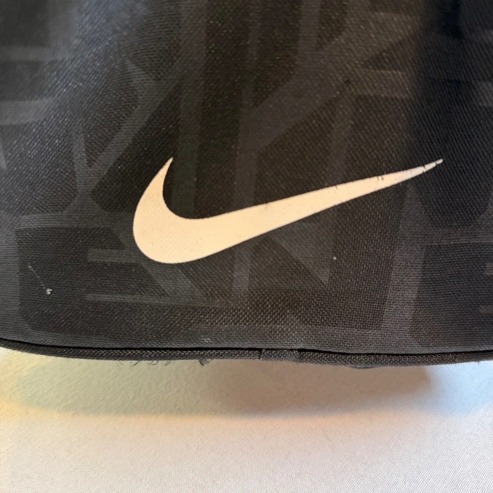 Nike Duffel Bag Black Swoosh Logo Gym‎ Travel Gear Training Sports Logo
